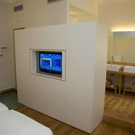 Art Hotel 4*