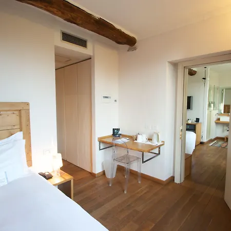Hotel Art 4*